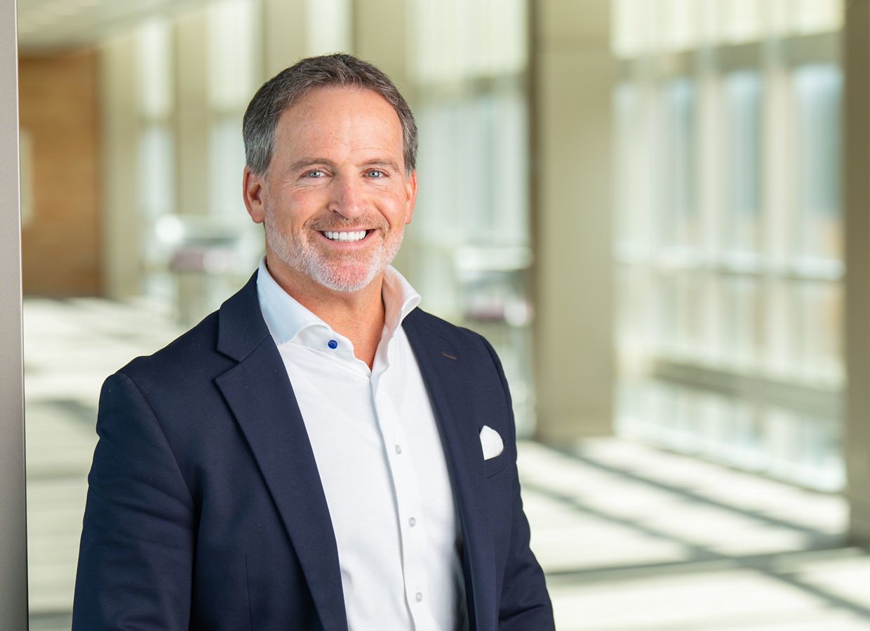 Pioneering CEO and Lead Strategist at Hunter & Bard